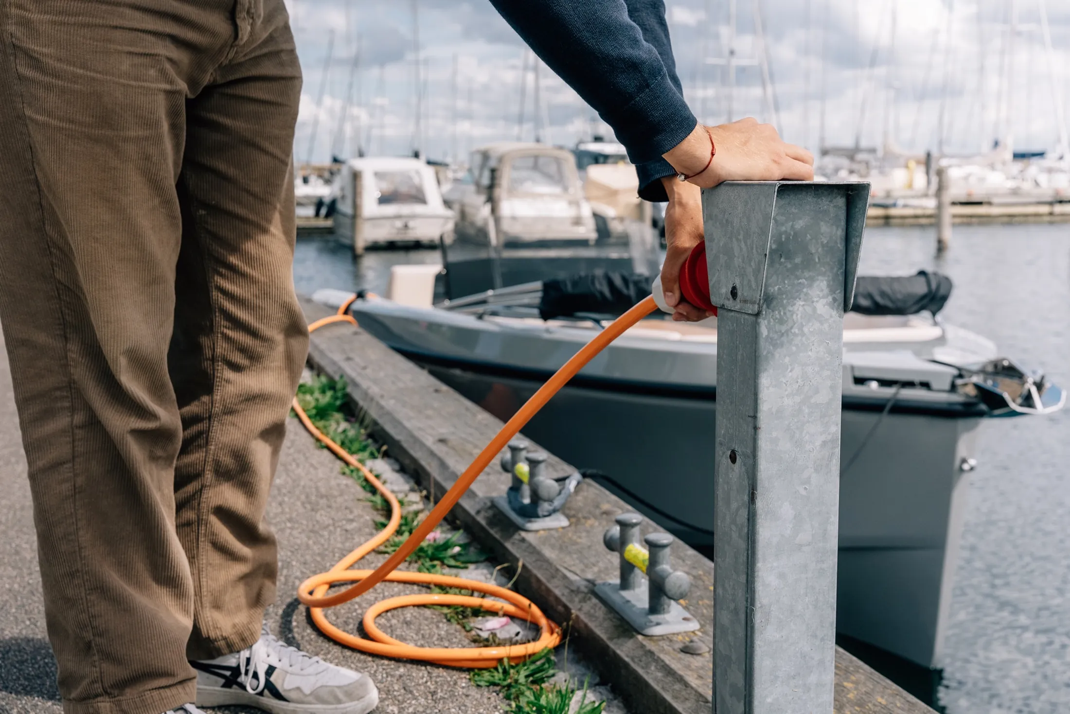 Plugging a RAND in to shore power at the berth