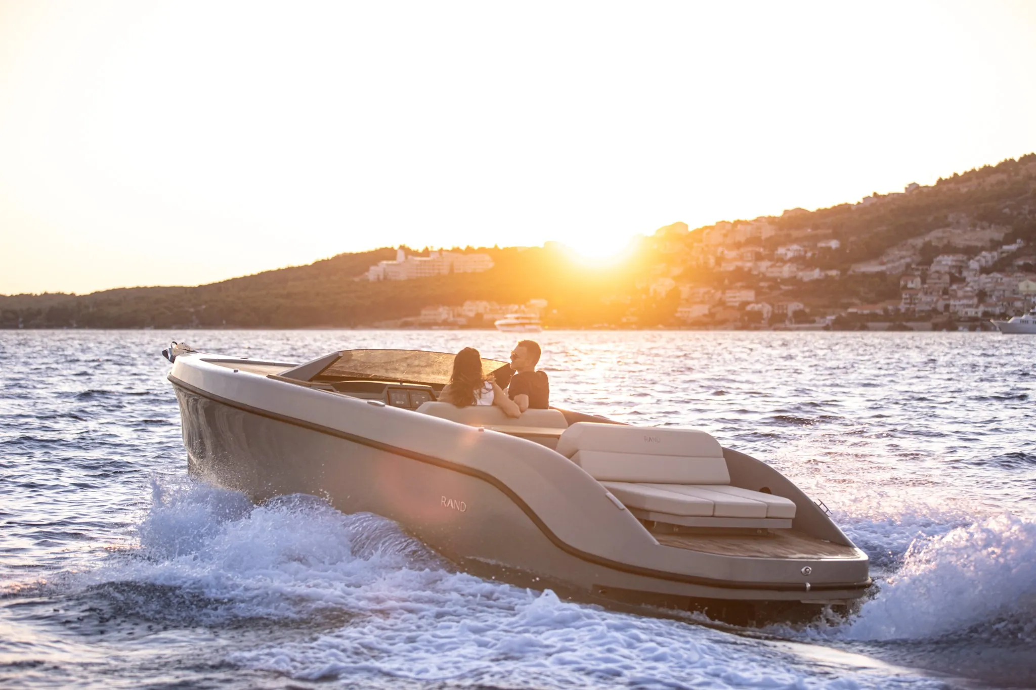 GT 25 underway at sunset