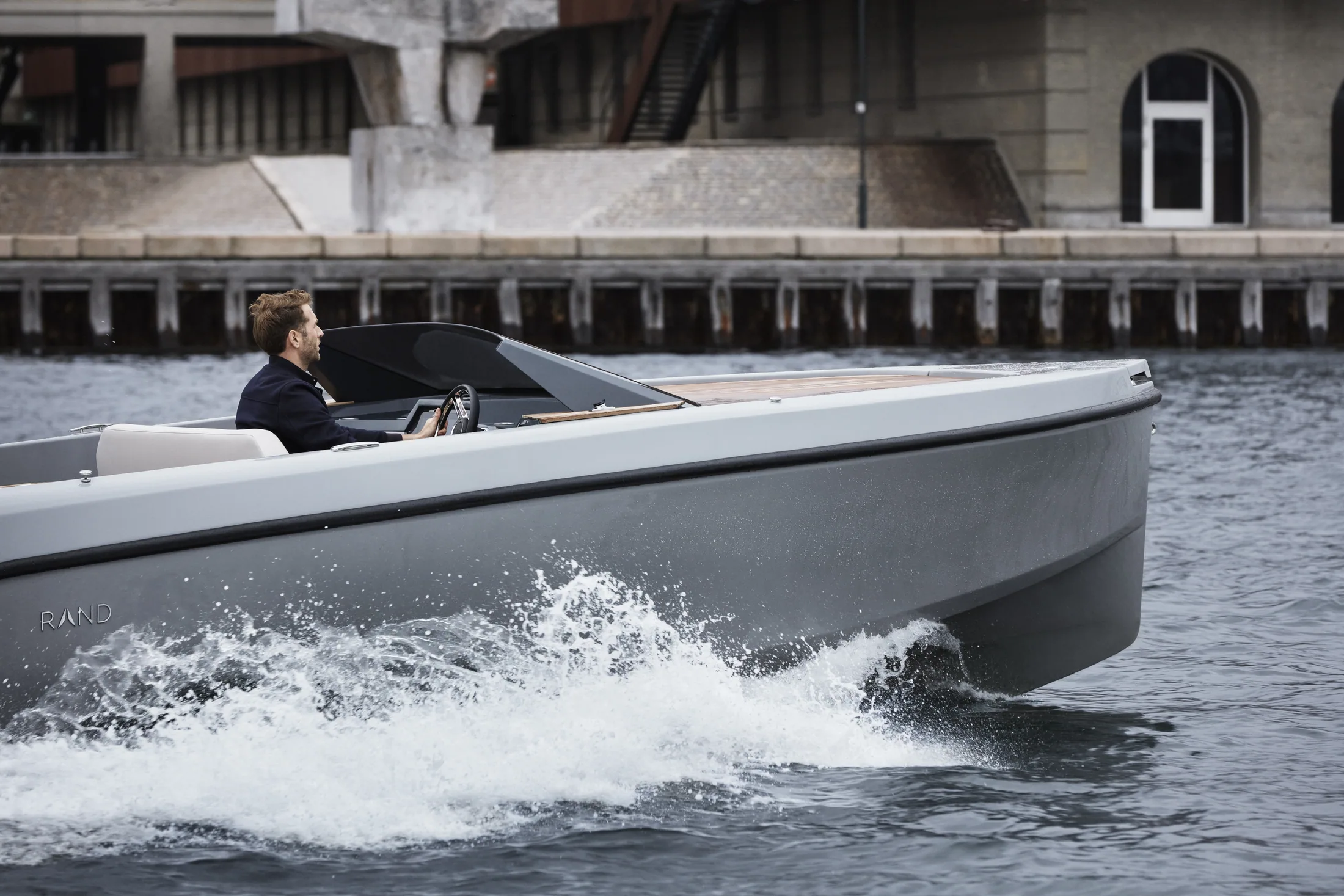 GT 25 at speed in Copenhagen harbour